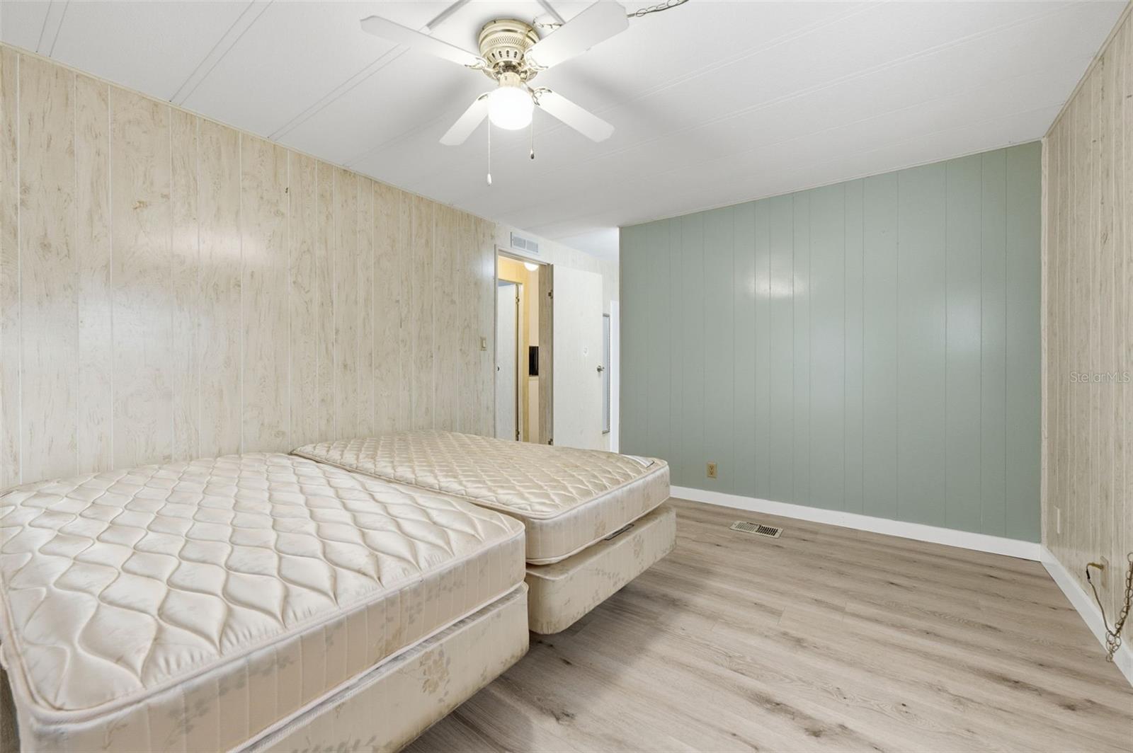 Image 35 of 40 For 7445 Moriah Avenue