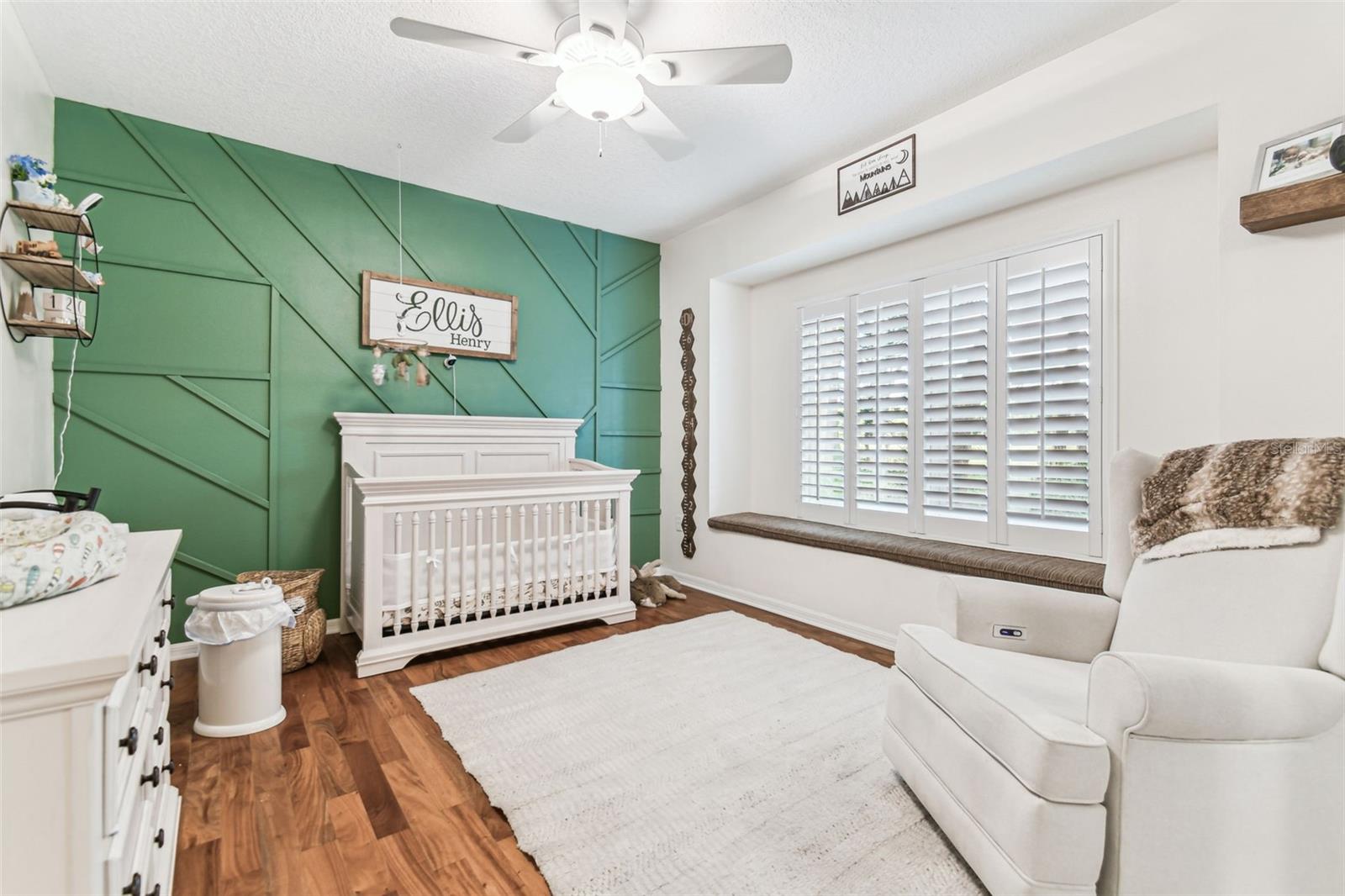 Image 12 of 29 For 17906 Loretta Lane