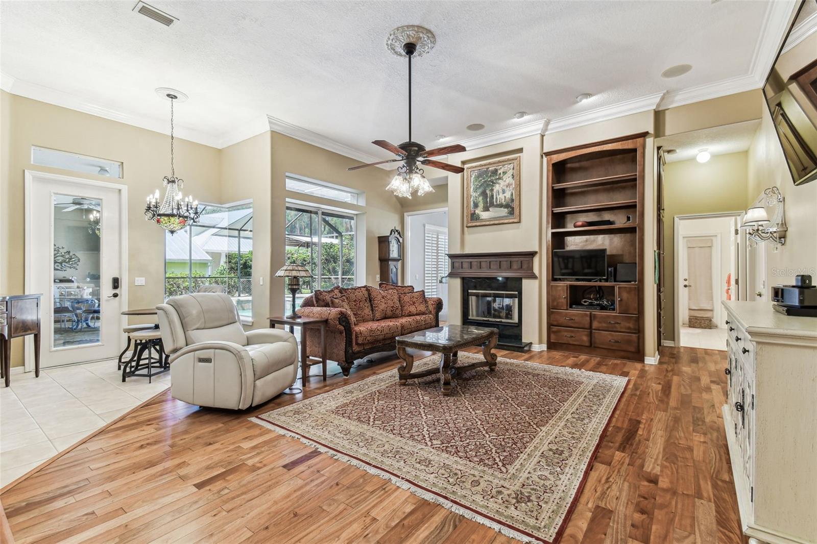 Image 7 of 29 For 17906 Loretta Lane