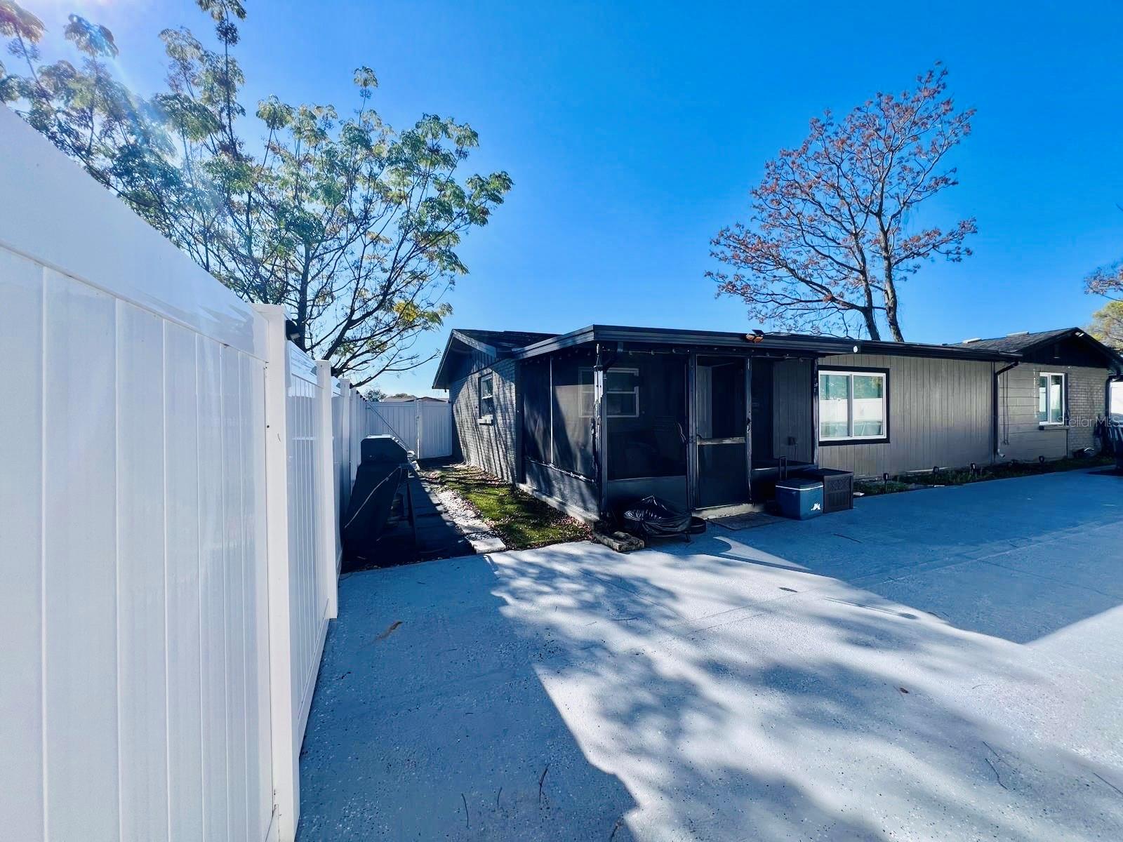 Image 4 of 4 For 7631 Ilex Drive