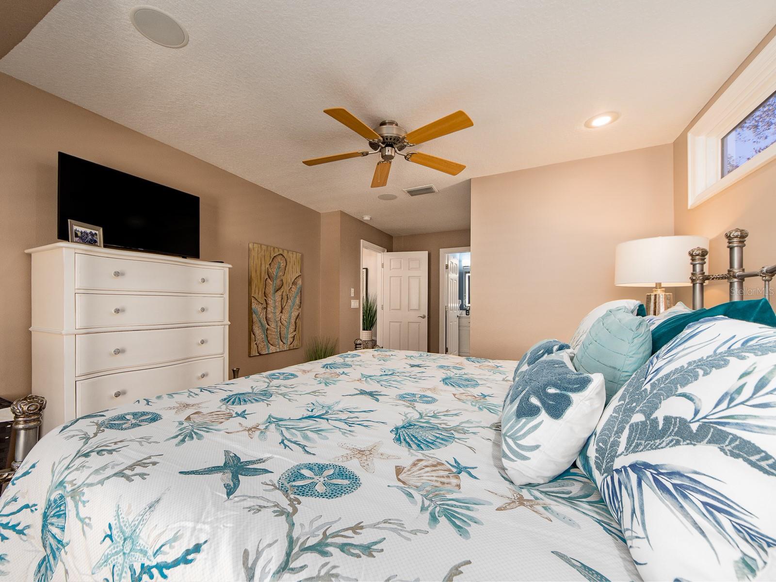 Image 52 of 89 For 557 Florida Avenue