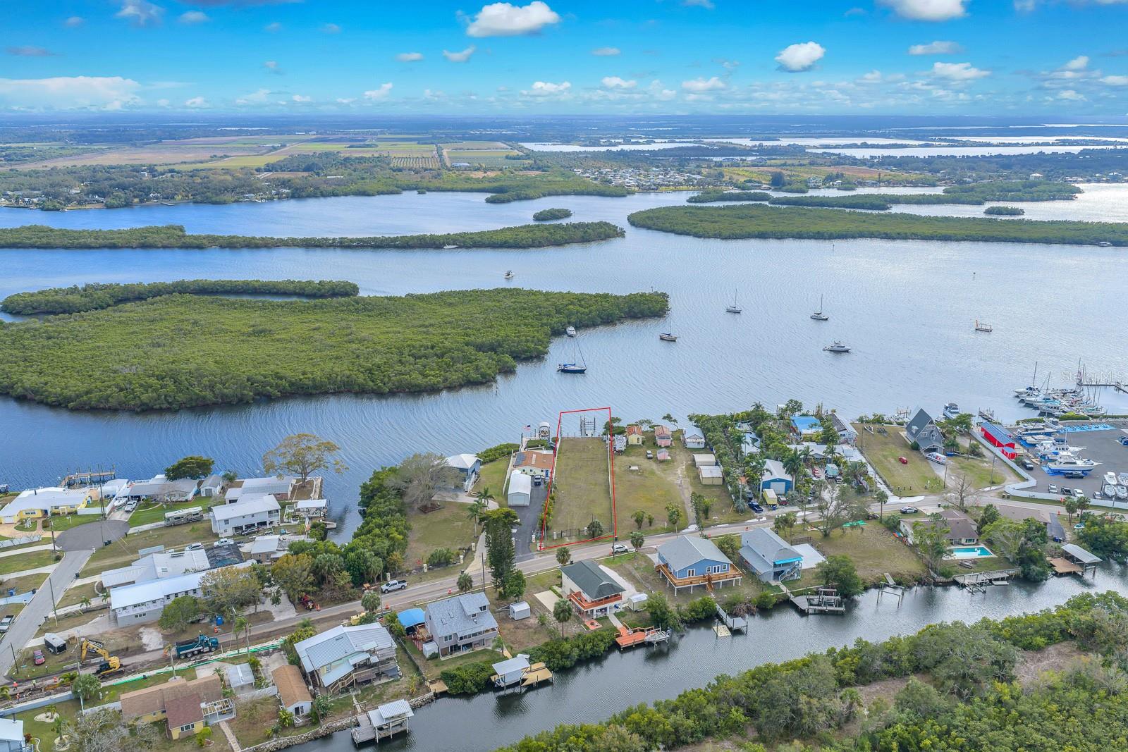 Image 21 of 23 For 3304 Shell Point Road