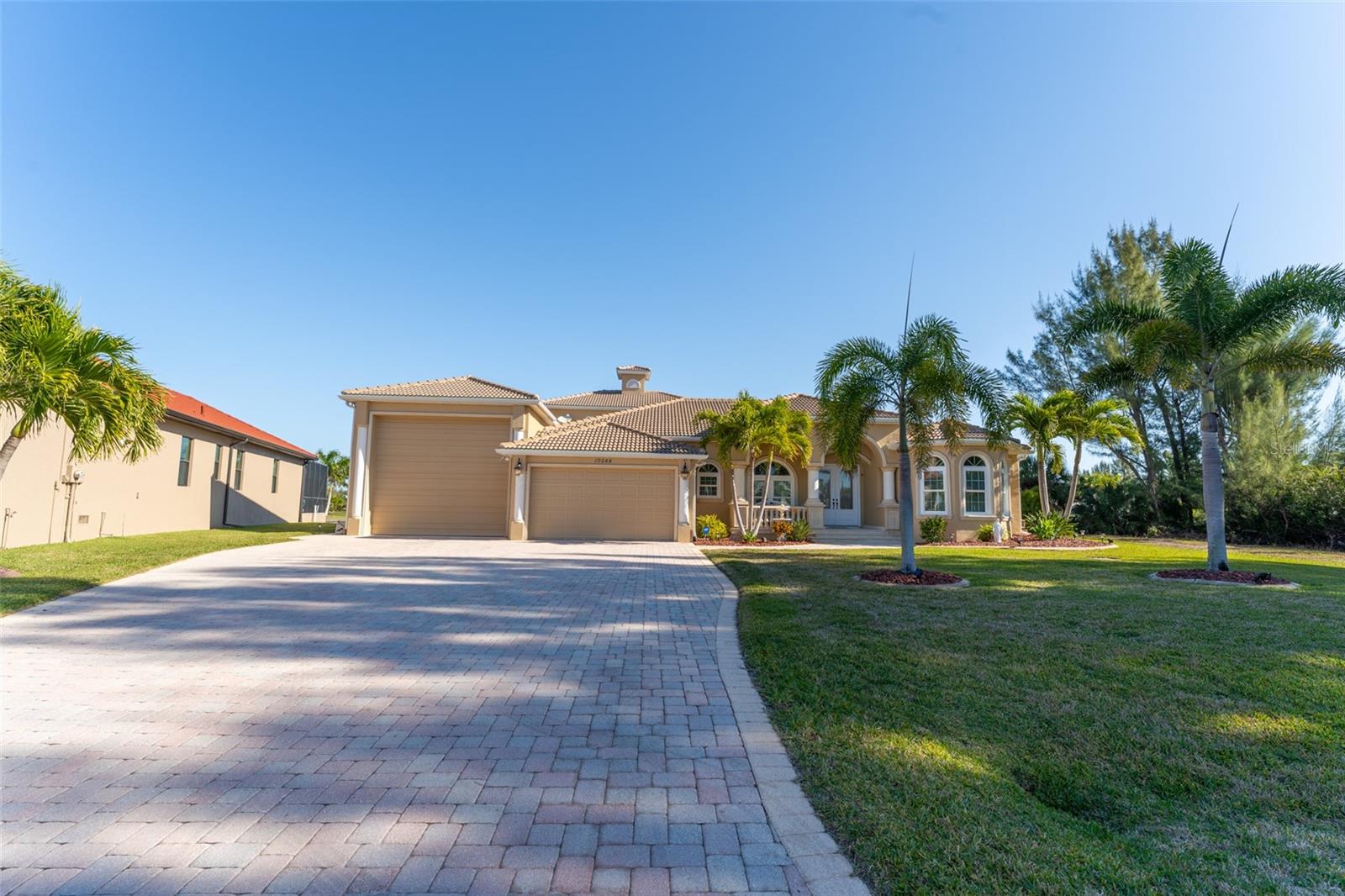 Image 2 of 98 For 10544 Poughkeepsie Circle