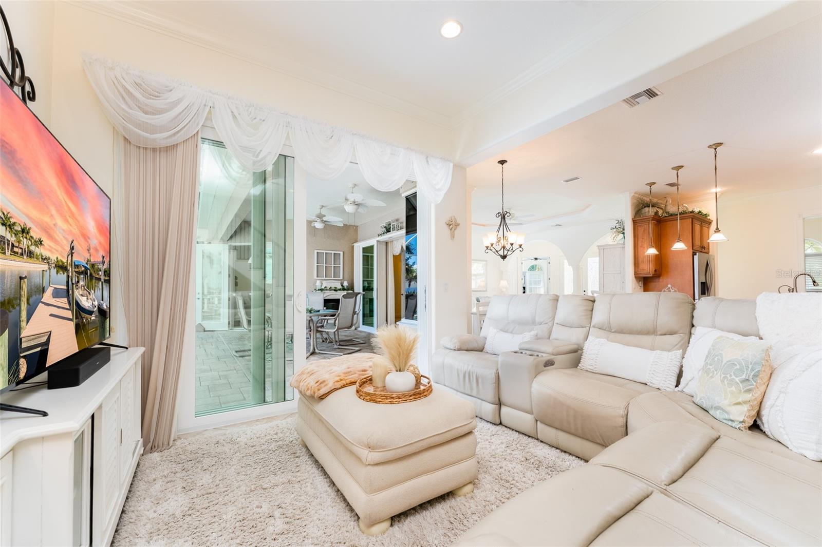 Image 23 of 98 For 10544 Poughkeepsie Circle