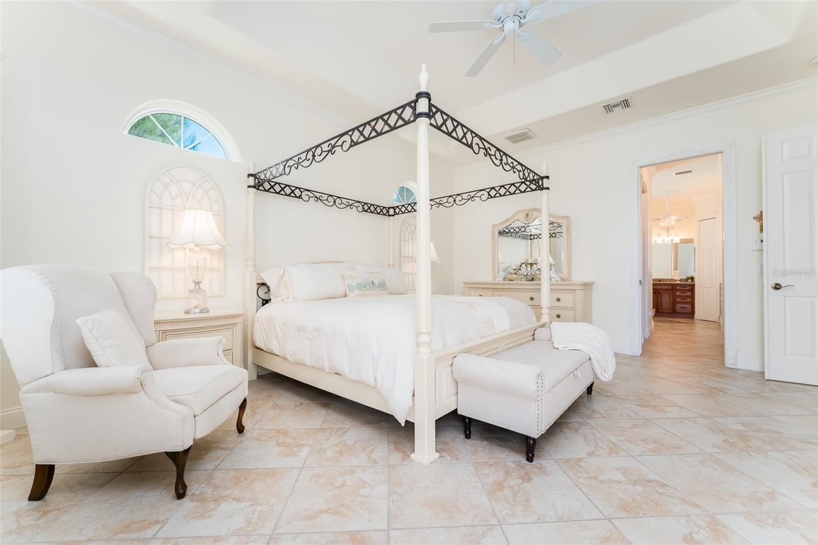 Image 25 of 98 For 10544 Poughkeepsie Circle