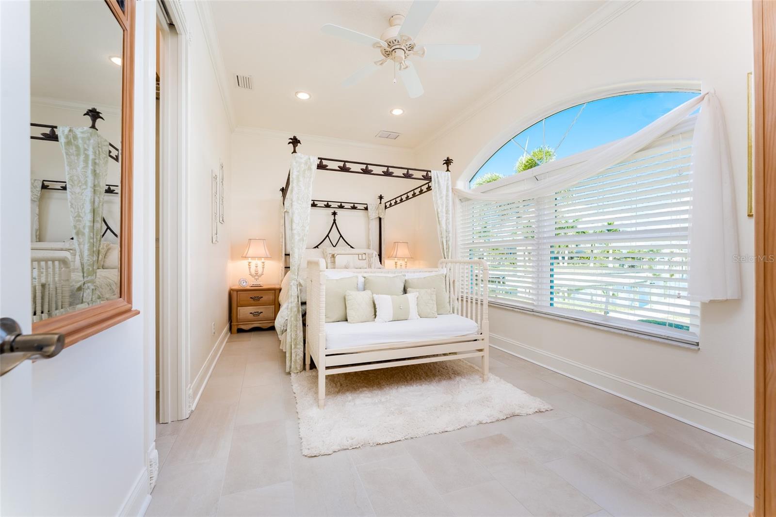 Image 31 of 98 For 10544 Poughkeepsie Circle