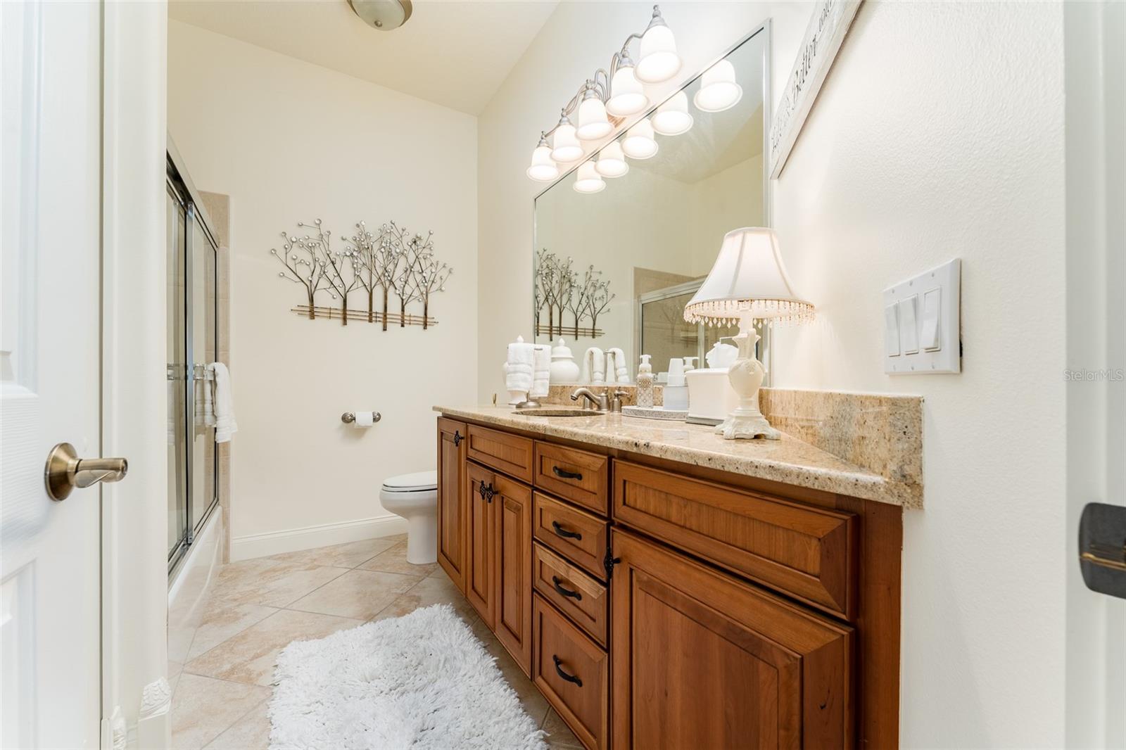 Image 36 of 98 For 10544 Poughkeepsie Circle