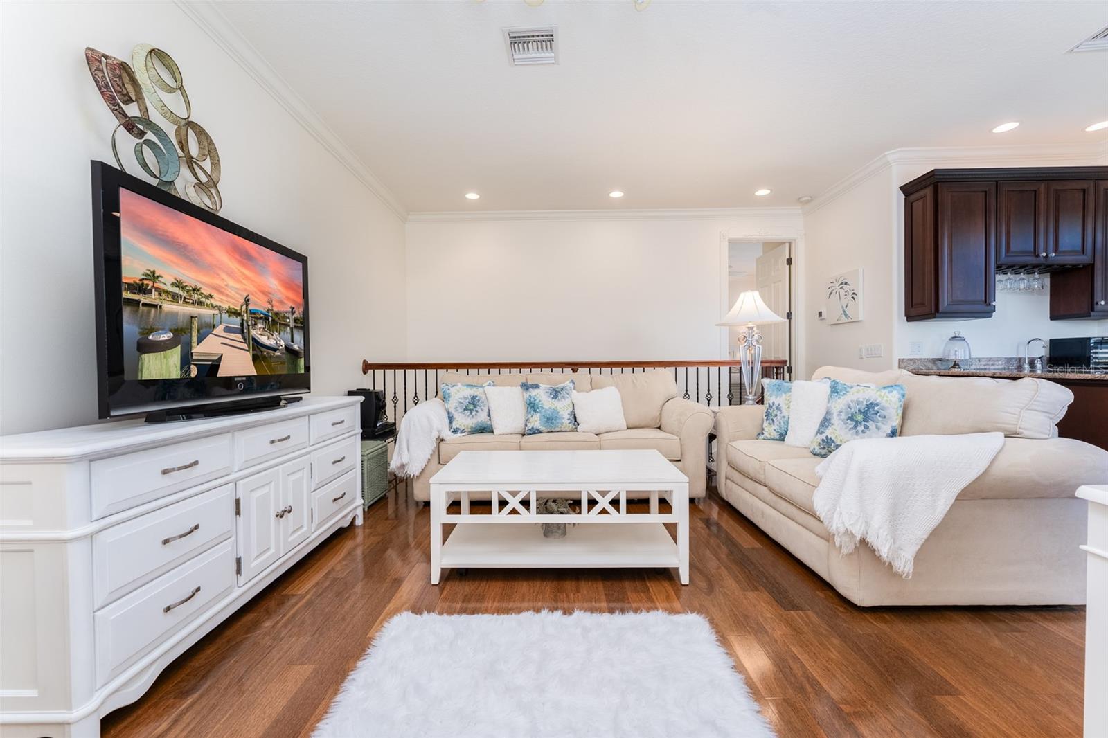 Image 42 of 98 For 10544 Poughkeepsie Circle