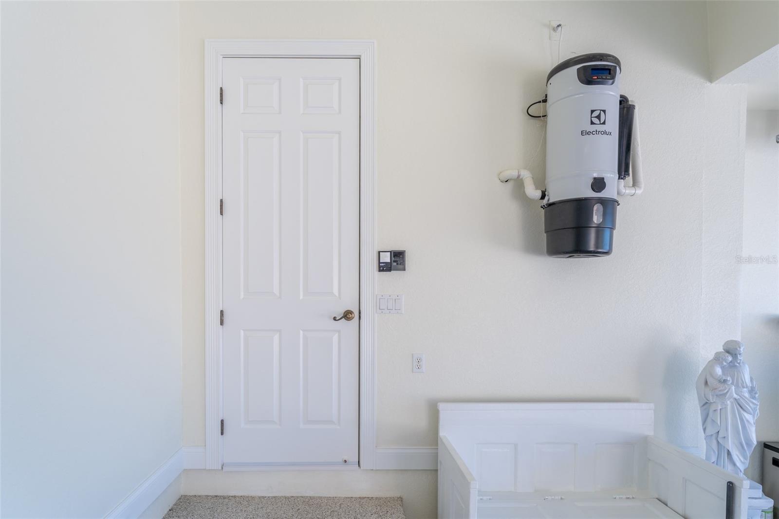 Image 95 of 98 For 10544 Poughkeepsie Circle