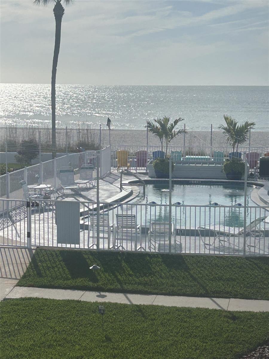 Image 12 of 35 For 5400 Gulf Drive 32