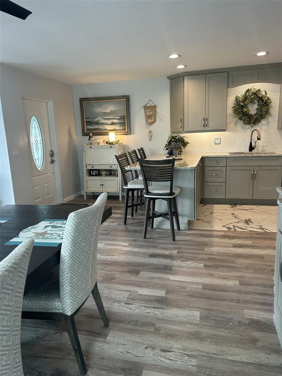 Image 3 of 35 For 5400 Gulf Drive 32