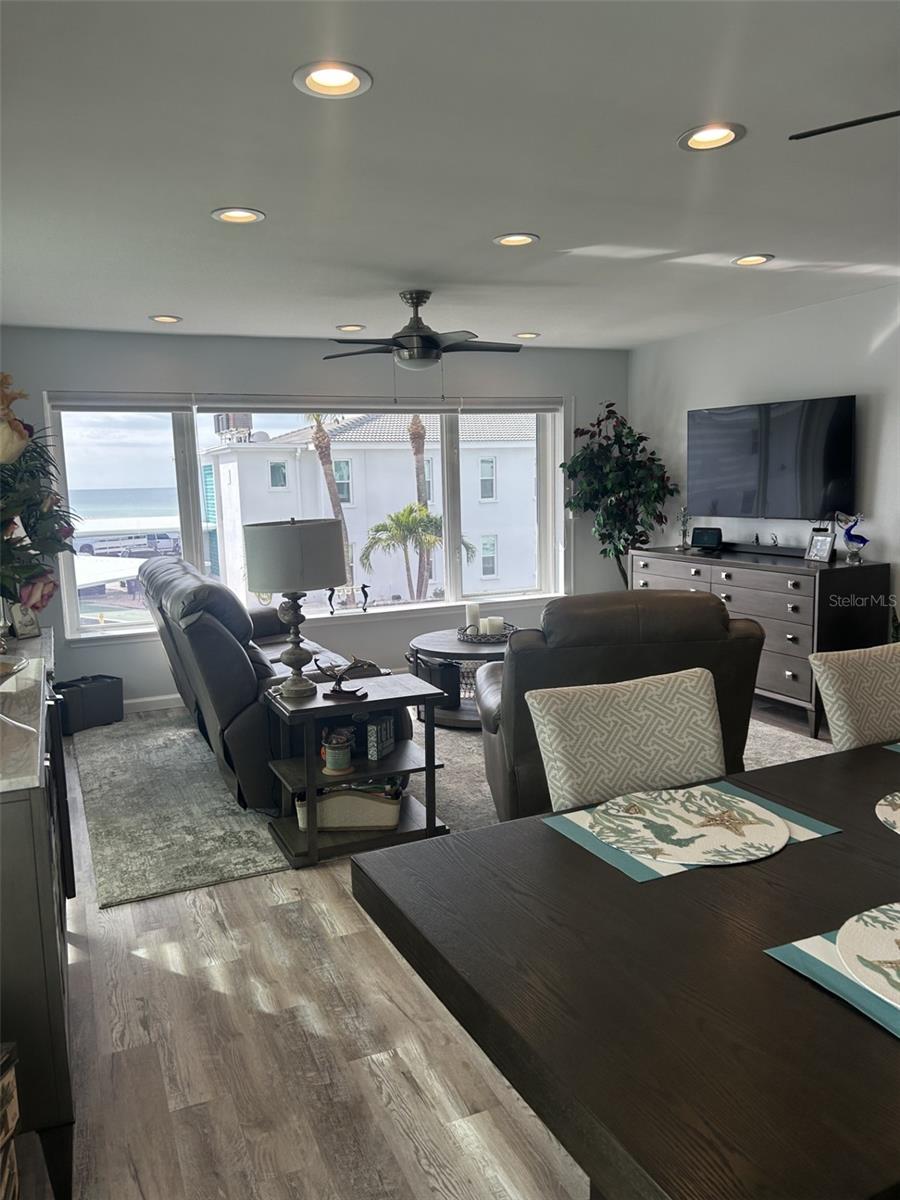 Image 4 of 35 For 5400 Gulf Drive 32