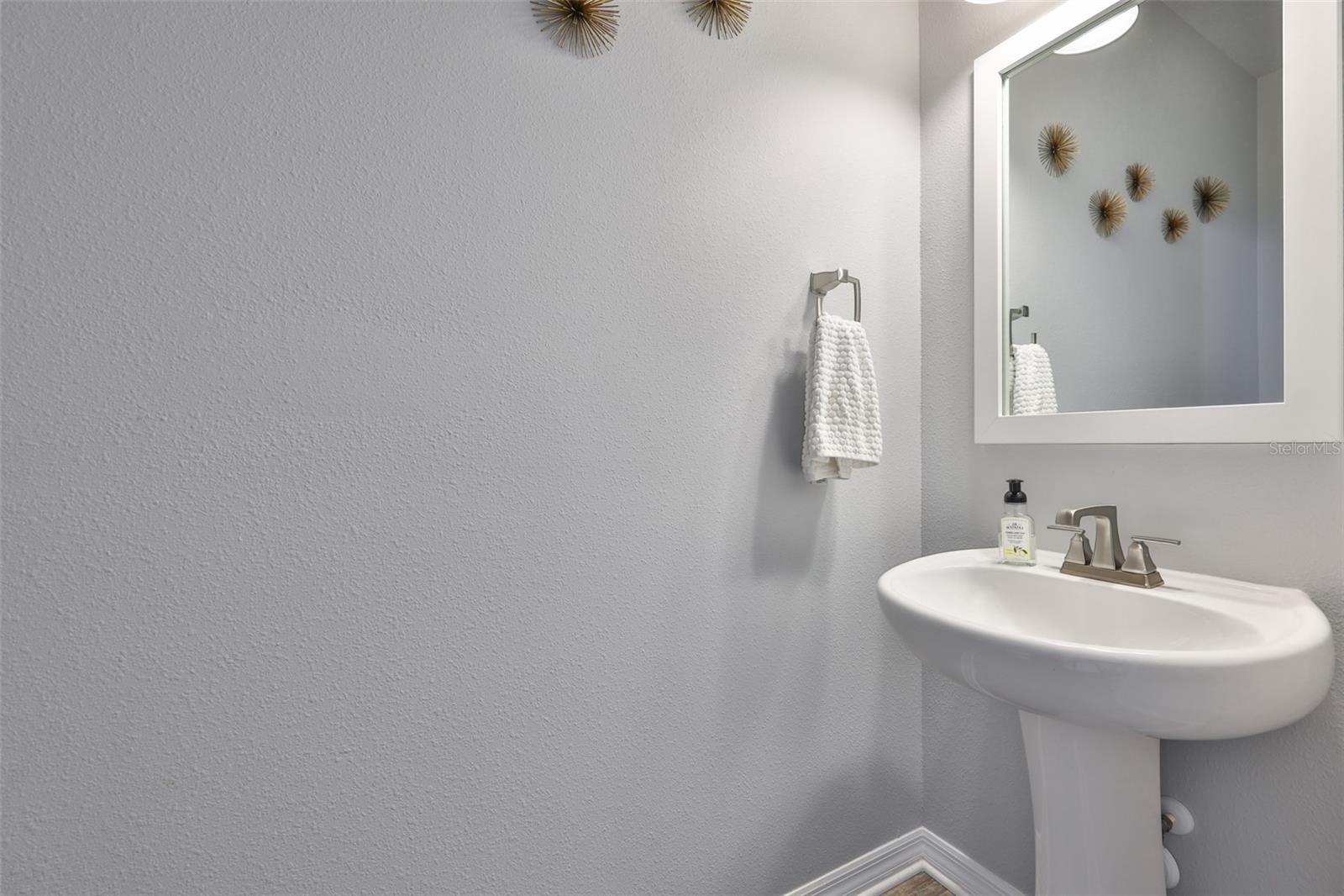 Listing photo id 10 for 7204 Paradiso Drive