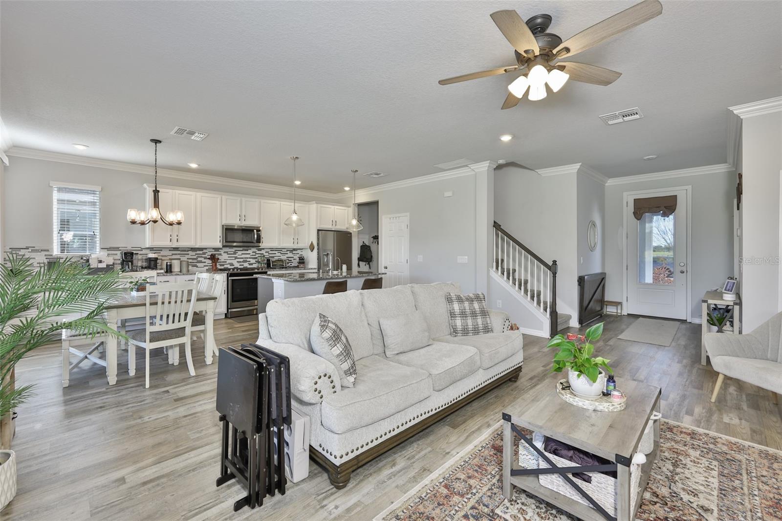 Listing photo id 11 for 7204 Paradiso Drive