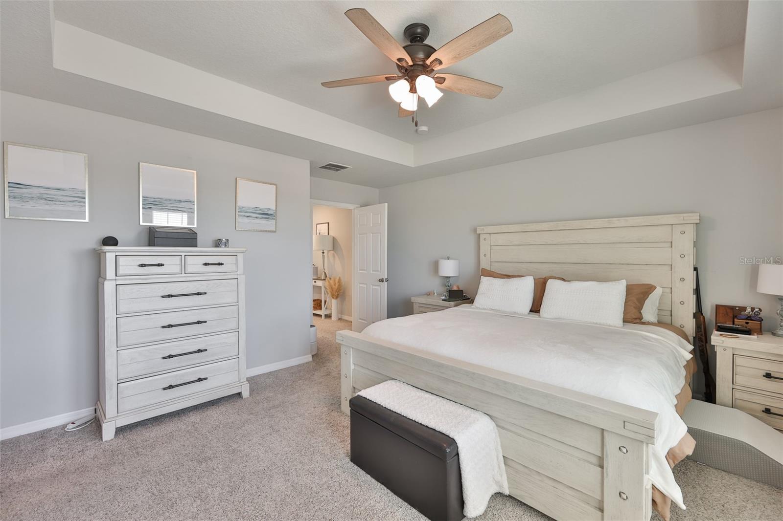 Listing photo id 15 for 7204 Paradiso Drive