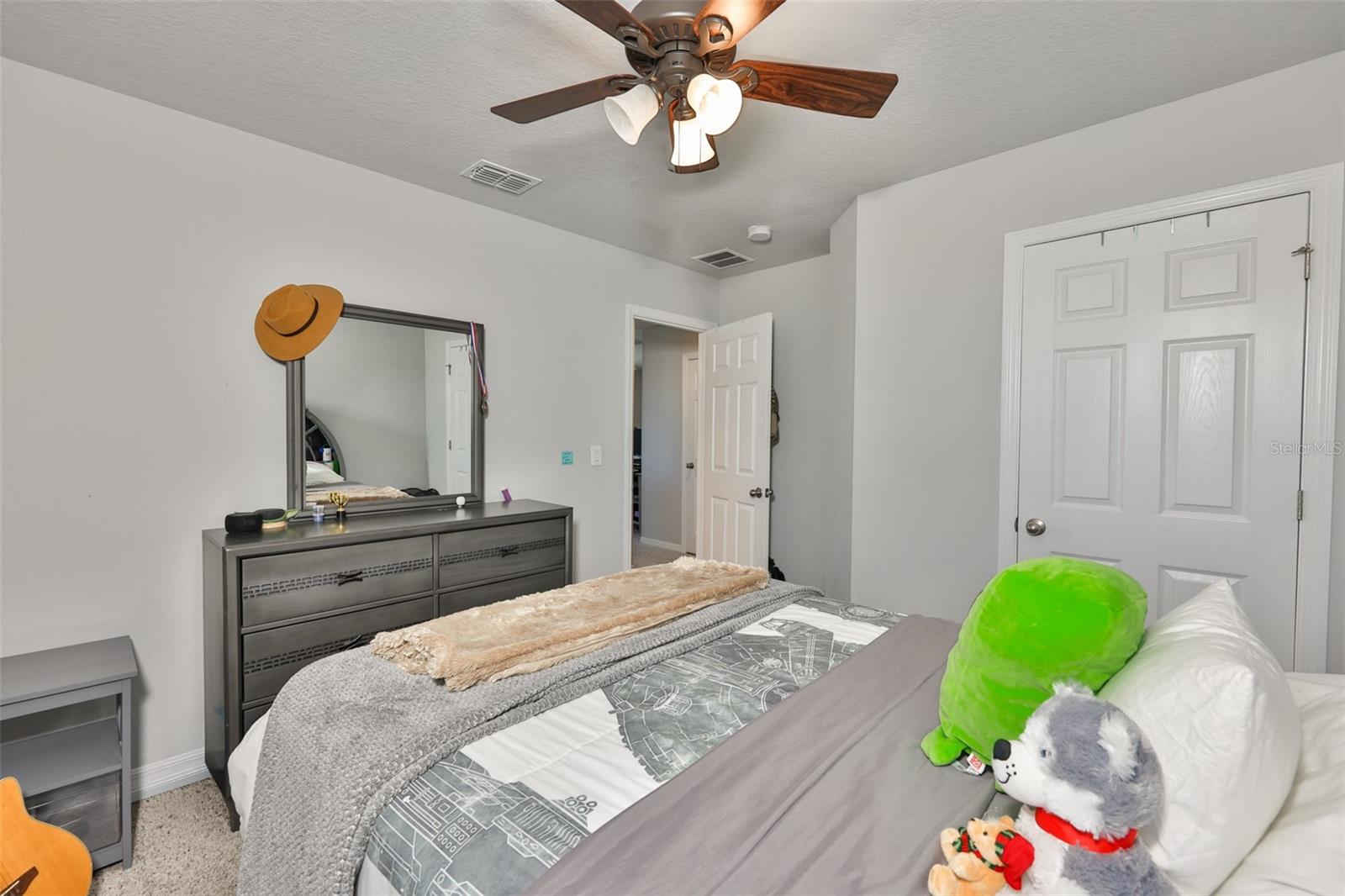 Listing photo id 23 for 7204 Paradiso Drive