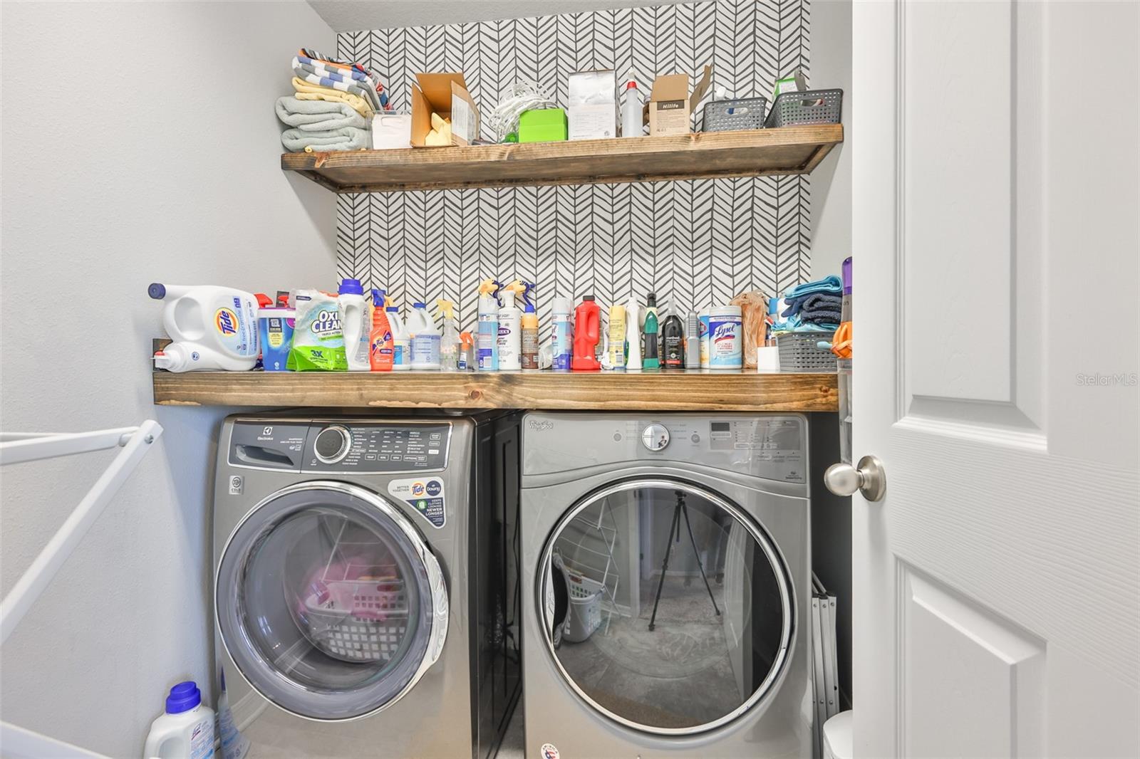 Listing photo id 26 for 7204 Paradiso Drive