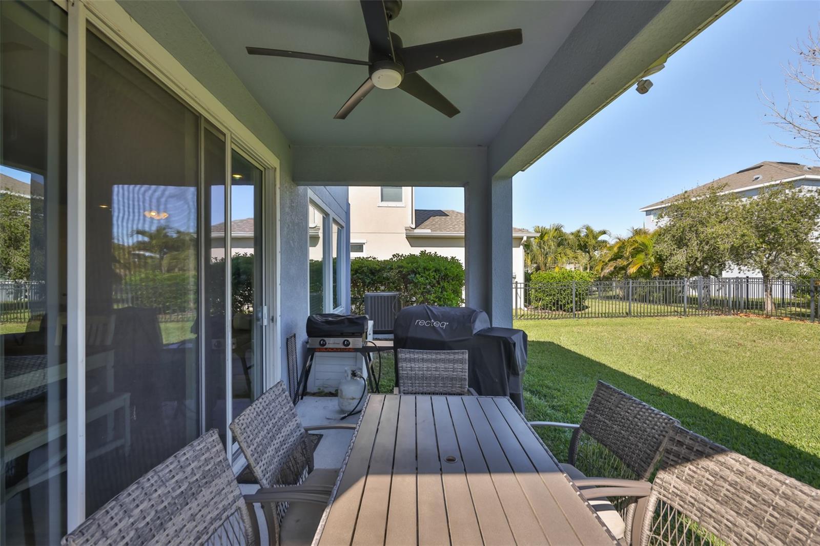 Listing photo id 28 for 7204 Paradiso Drive
