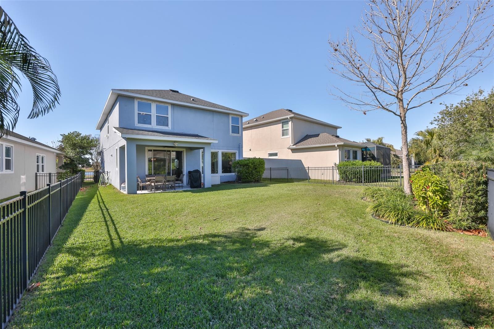 Listing photo id 29 for 7204 Paradiso Drive