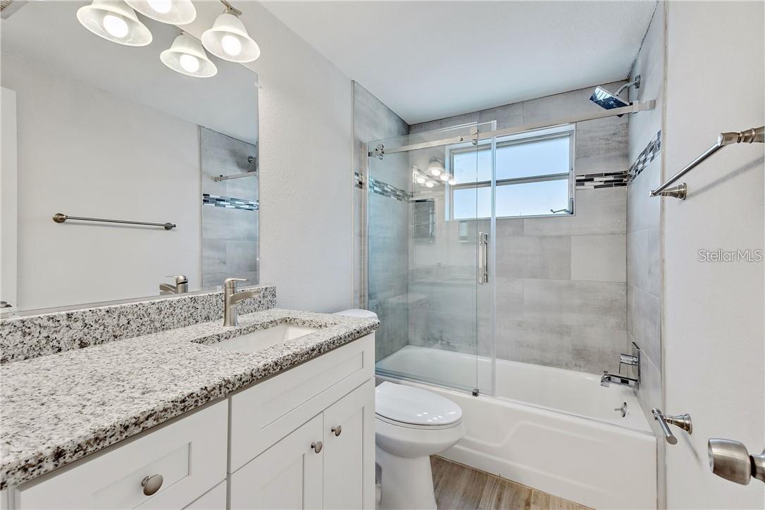 Image 17 of 33 For 4250 37th Street S 3