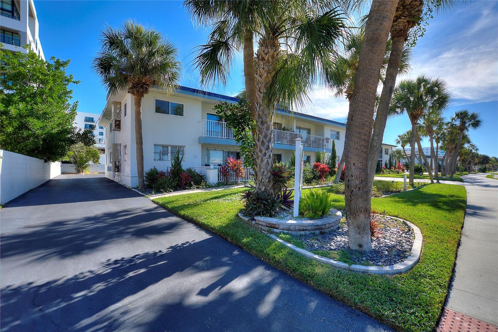 Image 3 of 33 For 4250 37th Street S 3