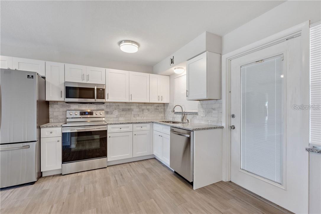 Image 5 of 33 For 4250 37th Street S 3