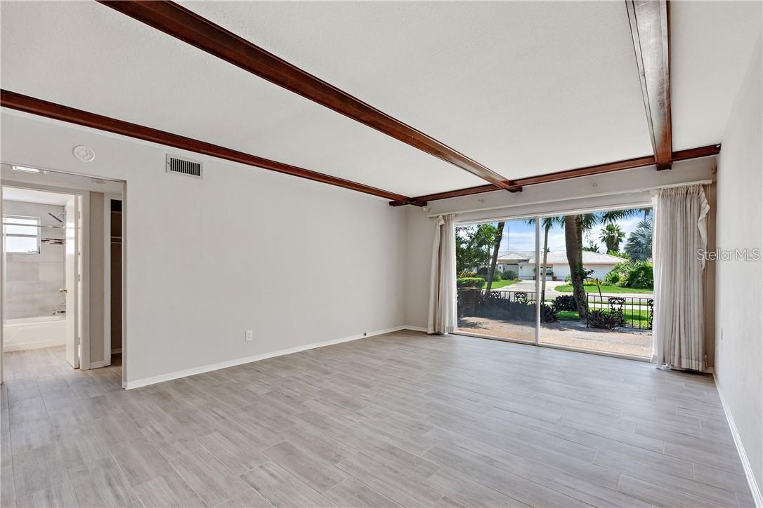 Image 9 of 33 For 4250 37th Street S 3