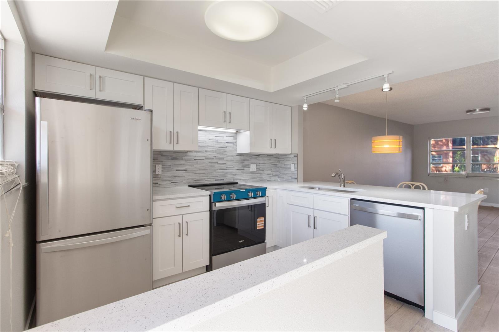 Image 3 of 22 For 4805 Alt 19  113