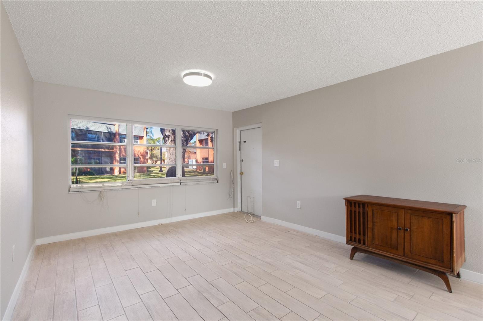 Image 8 of 22 For 4805 Alt 19  113