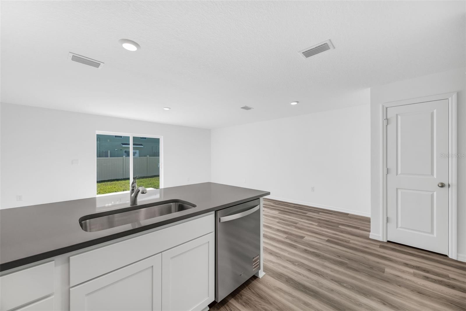 Image 9 of 33 For 1009 Spotted Egret Loop