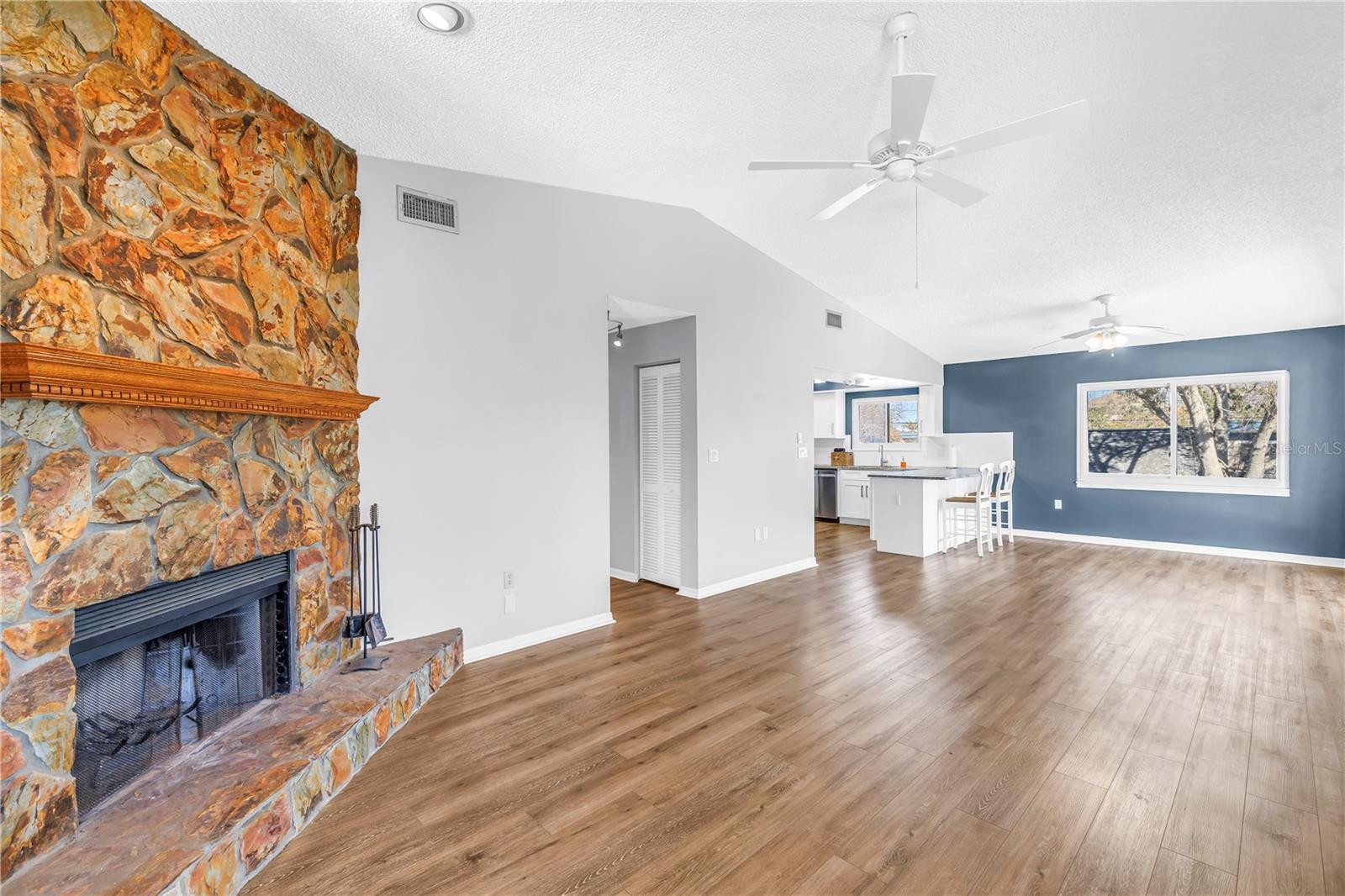 Image 13 of 49 For 110 29th Avenue N