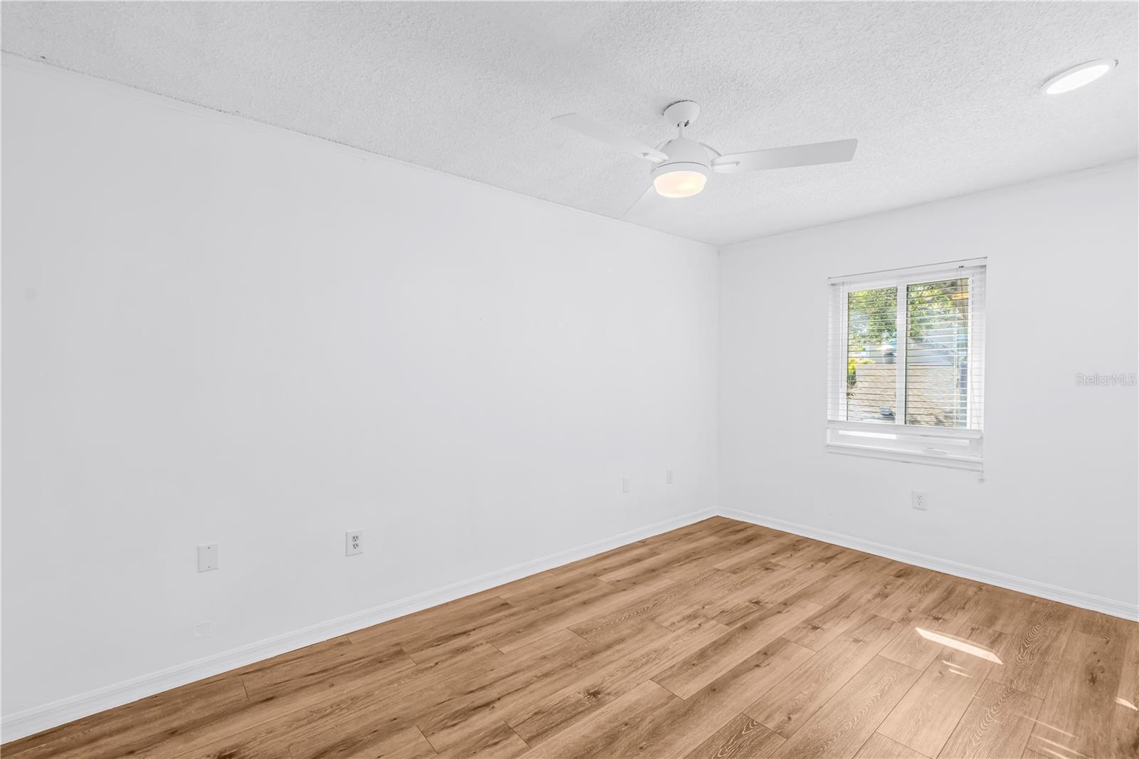 Image 27 of 49 For 110 29th Avenue N