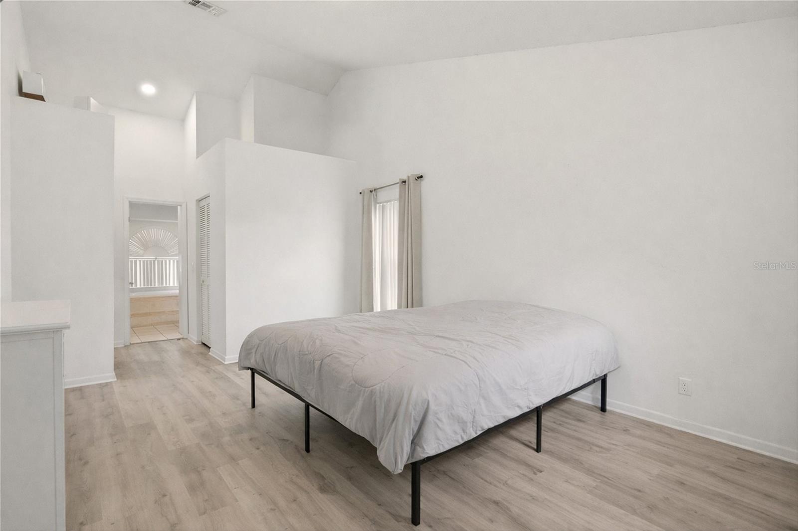 Image 16 of 46 For 10402 Ashley Oaks Drive