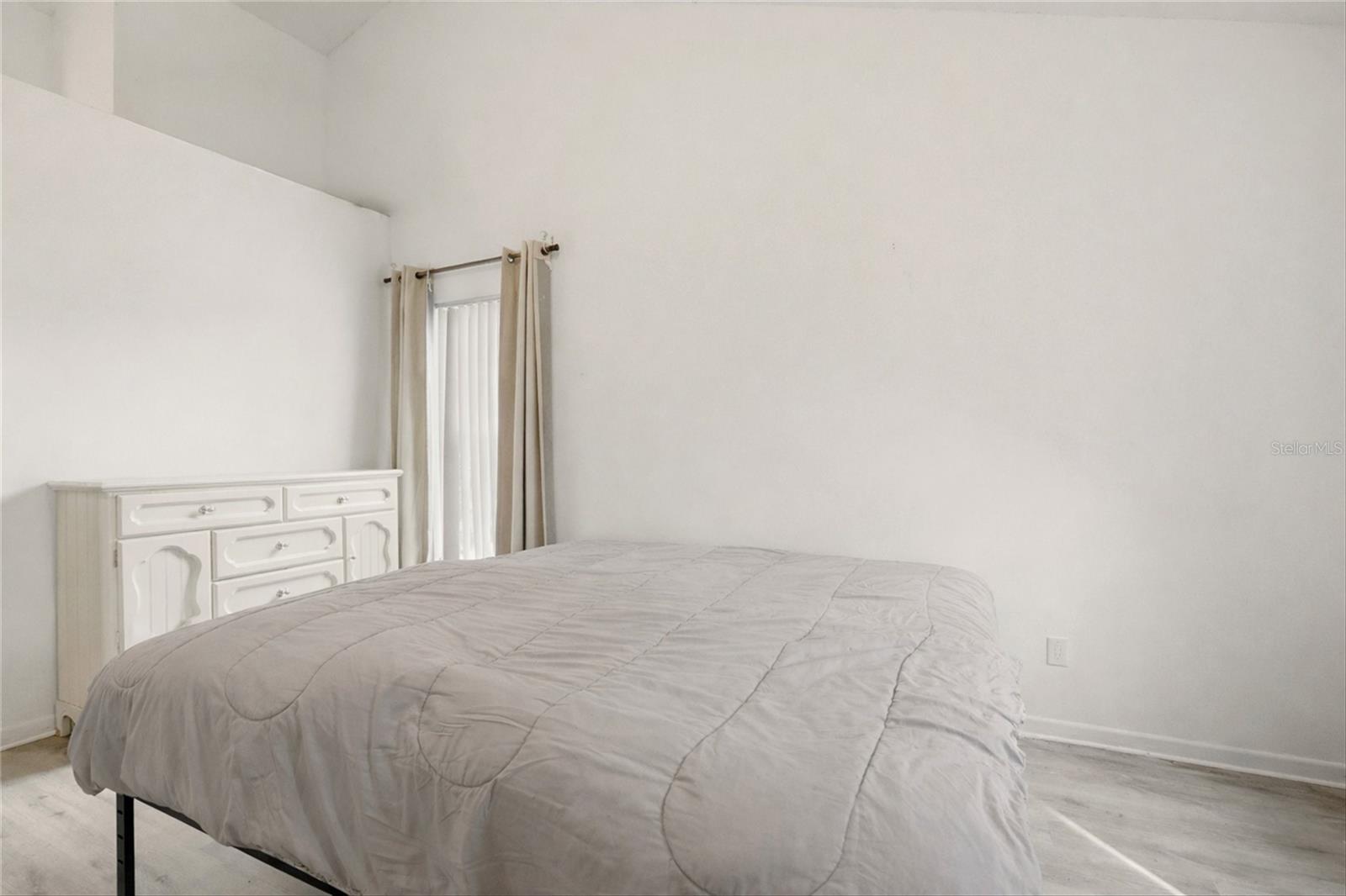 Image 17 of 46 For 10402 Ashley Oaks Drive