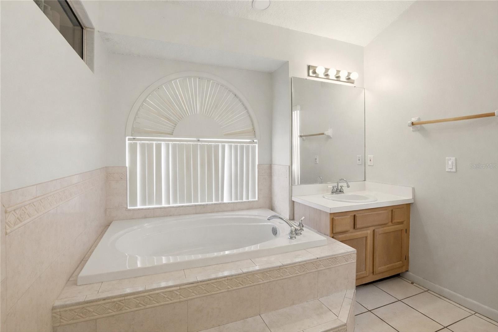 Image 18 of 46 For 10402 Ashley Oaks Drive