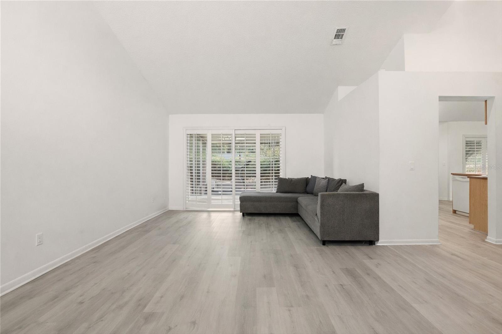 Image 6 of 46 For 10402 Ashley Oaks Drive