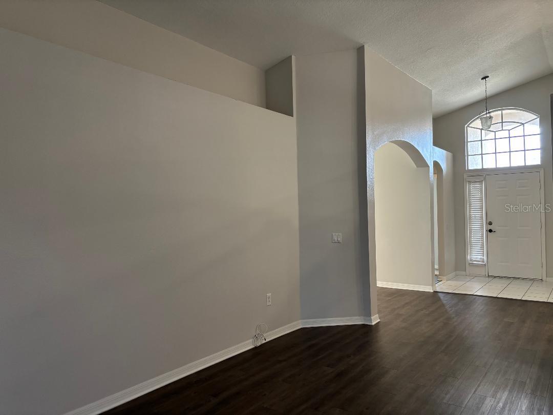 Image 10 of 49 For 1932 Grenville Court