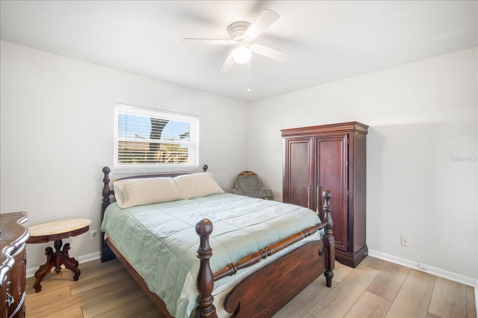 Listing photo id 17 for 1016 Lady Guinevere Drive