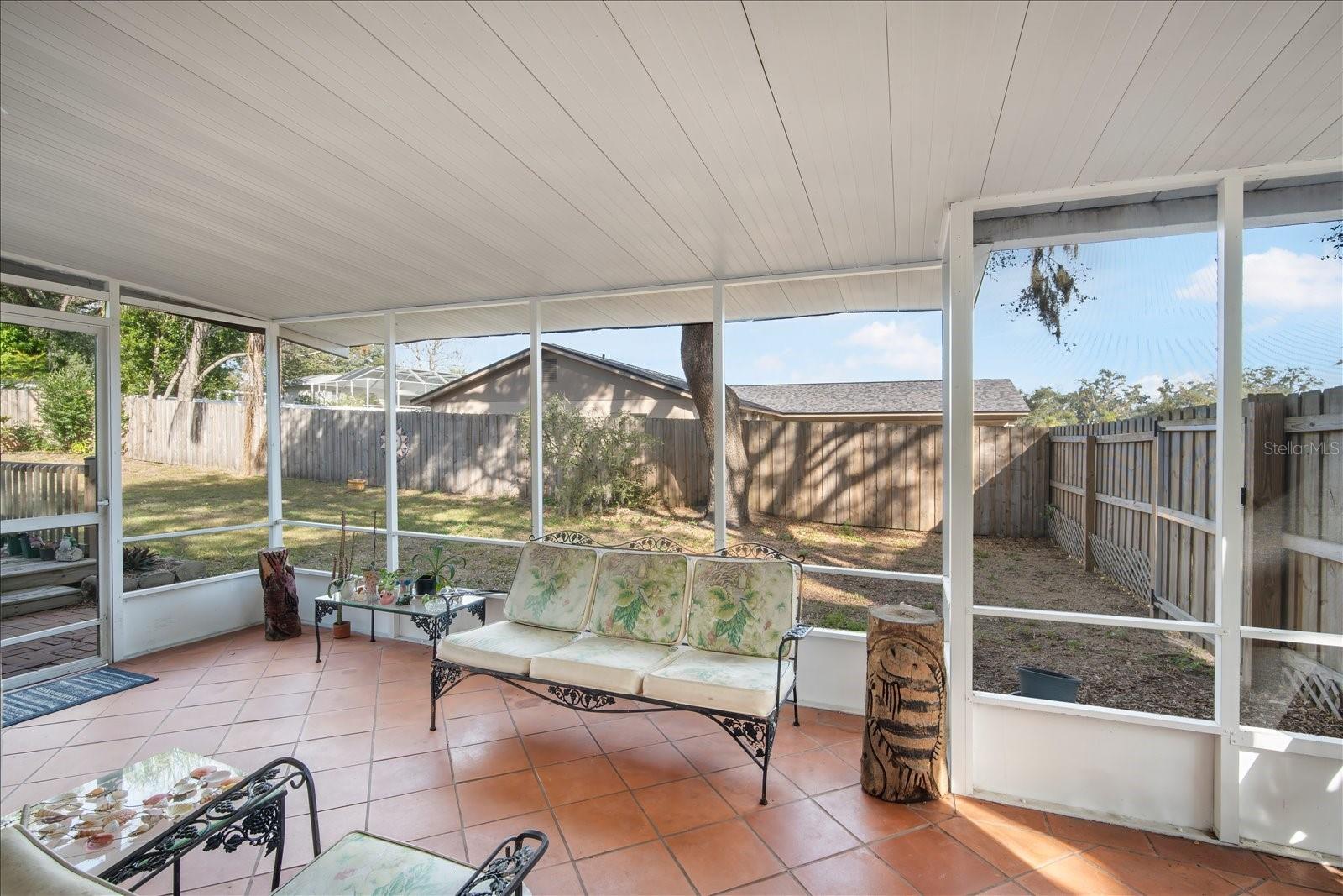 Listing photo id 20 for 1016 Lady Guinevere Drive