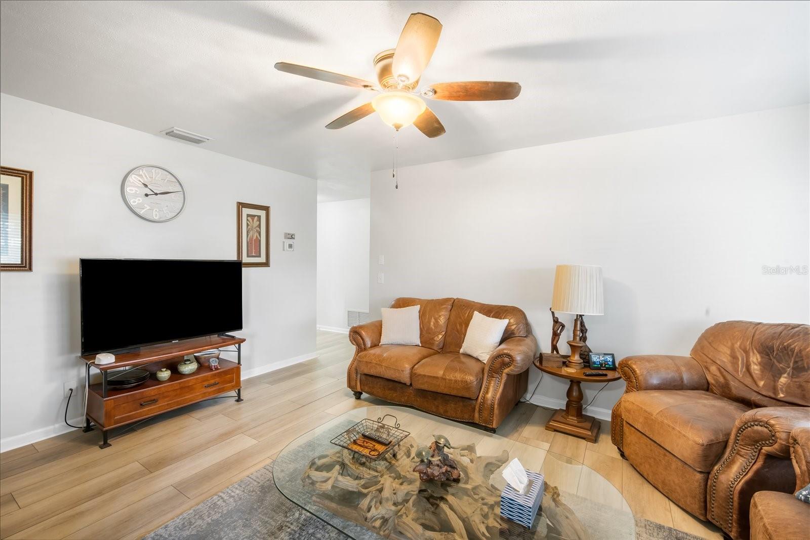 Listing photo id 1 for 1016 Lady Guinevere Drive