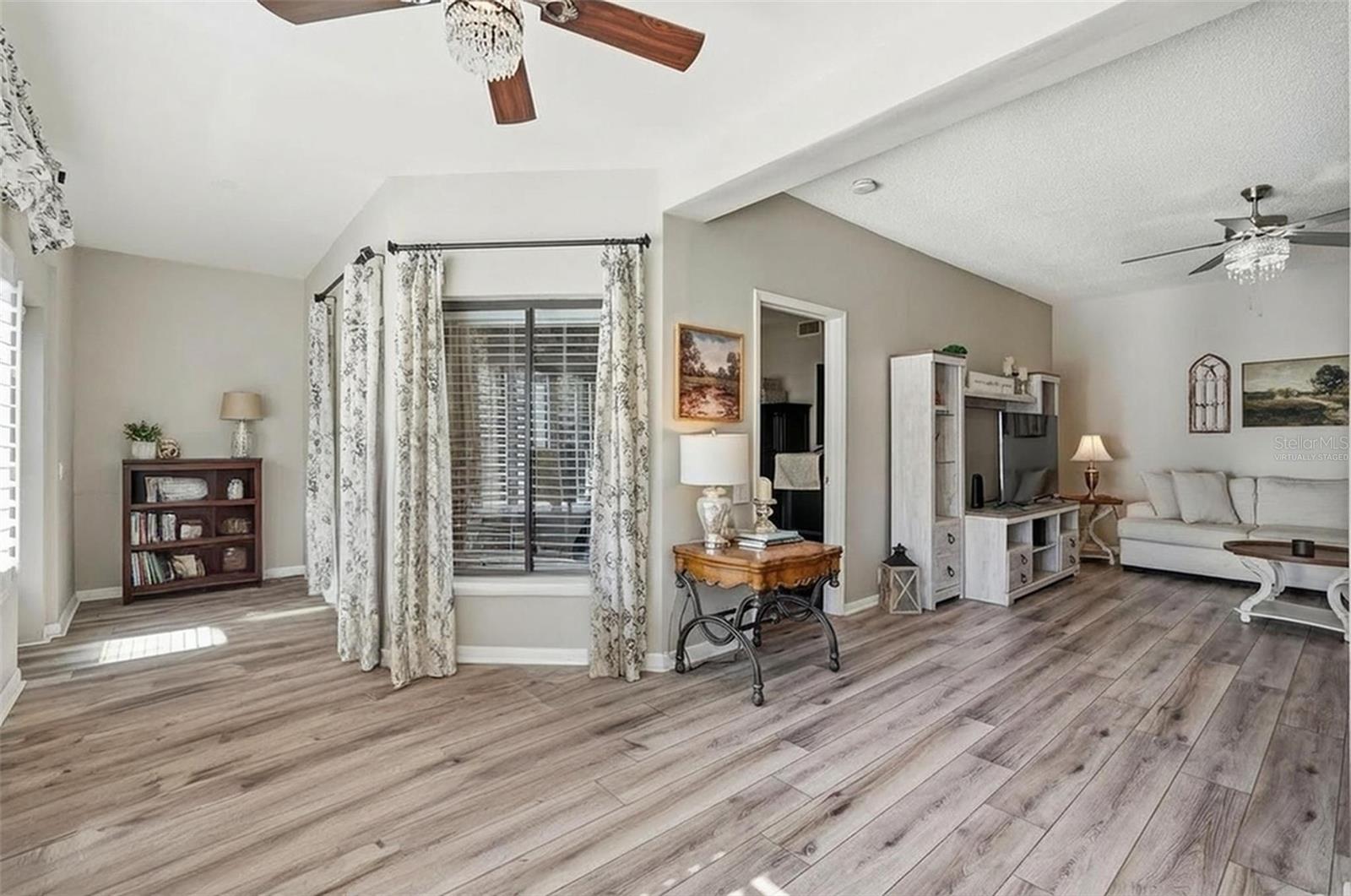 Image 18 of 32 For 3024 Landmark Boulevard 601