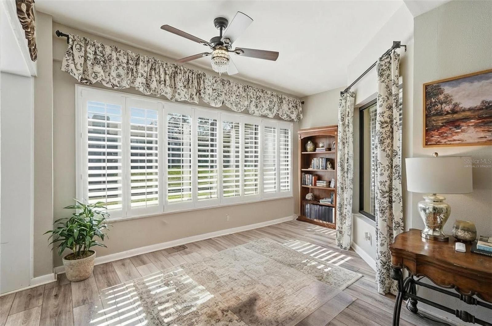 Image 20 of 32 For 3024 Landmark Boulevard 601