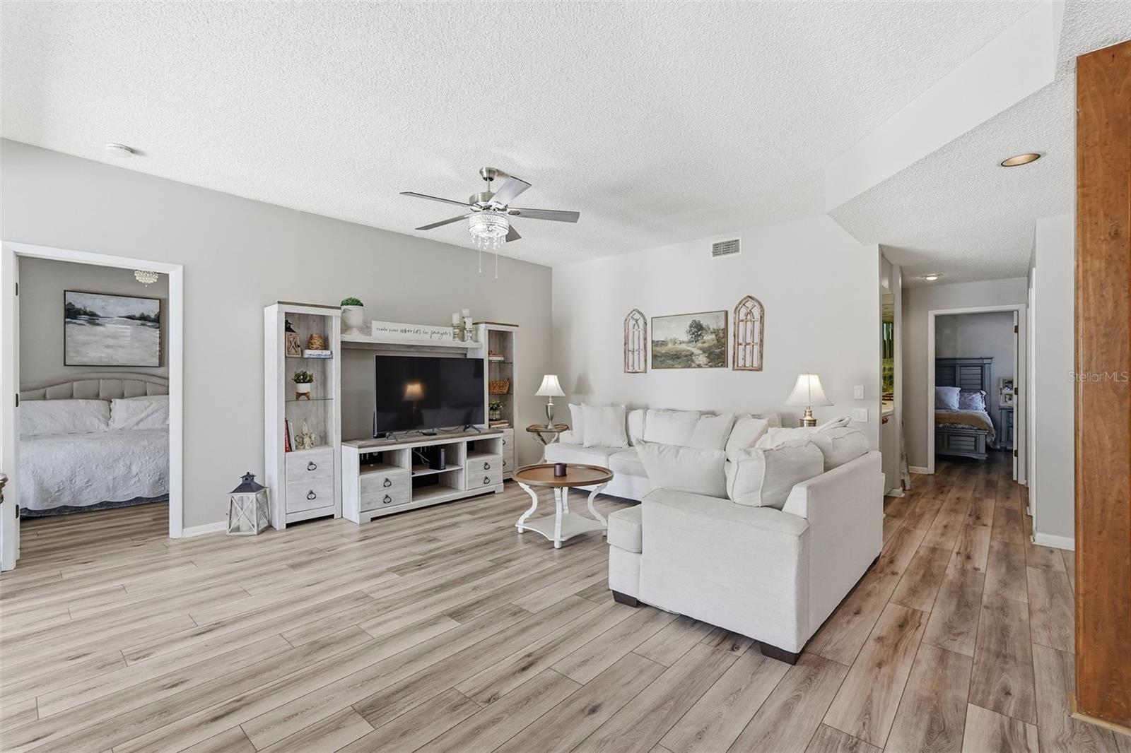 Image 6 of 32 For 3024 Landmark Boulevard 601