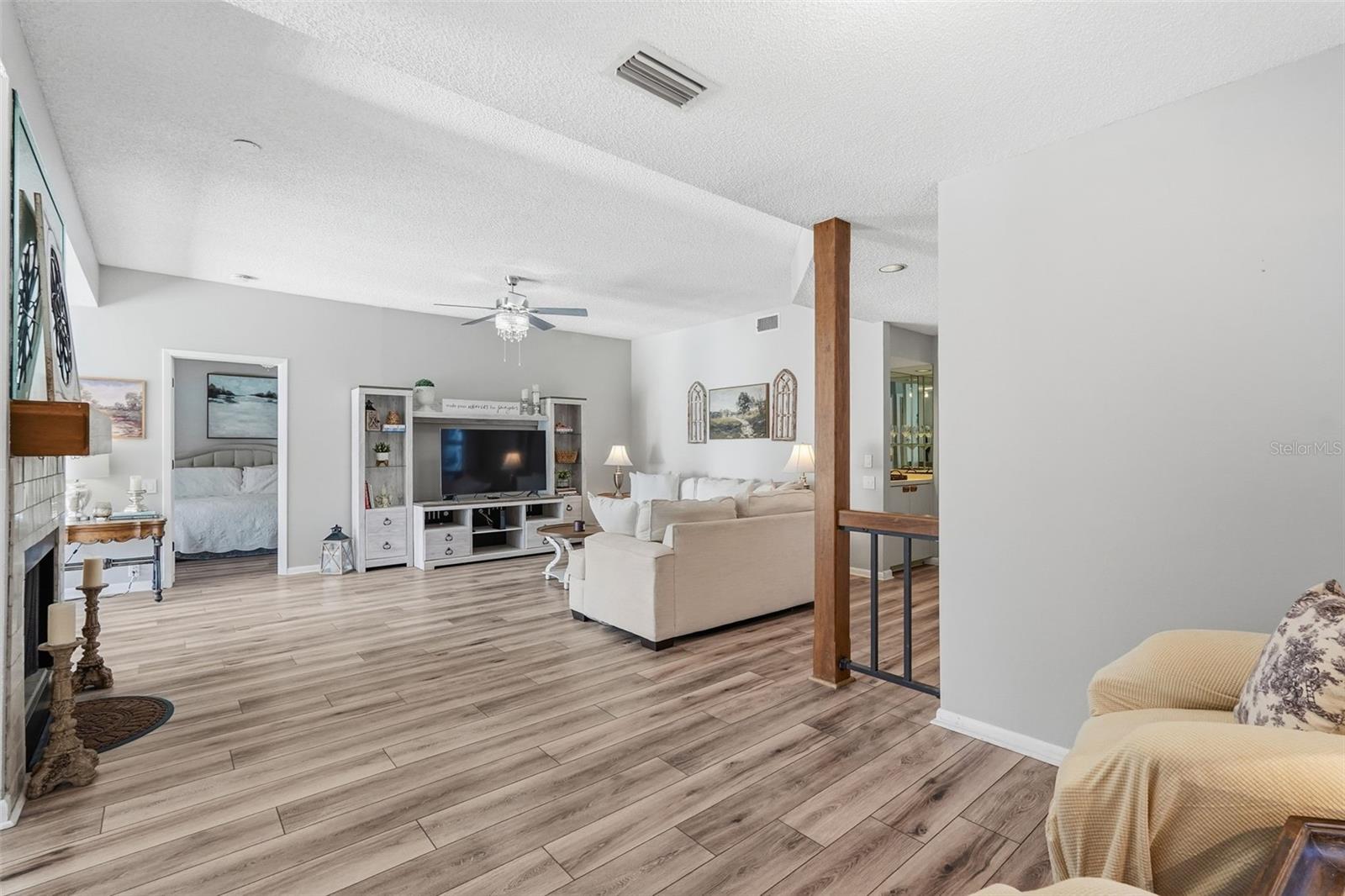 Image 8 of 32 For 3024 Landmark Boulevard 601