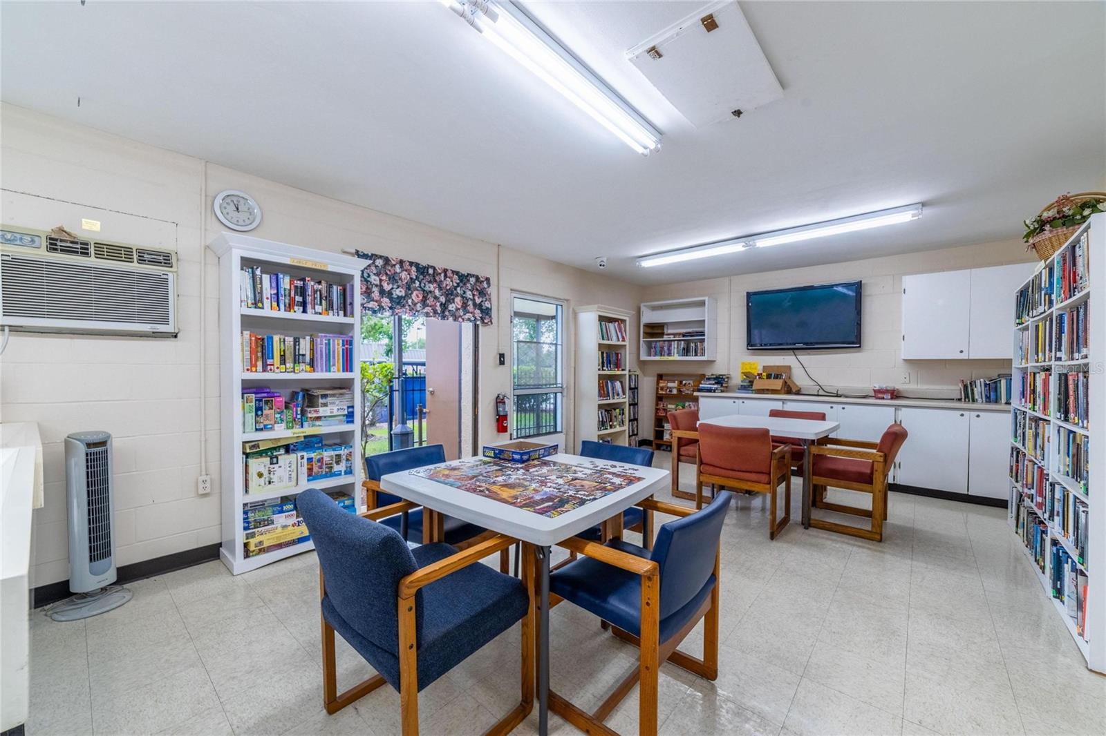 Image 57 of 69 For 4112 Hampton Drive