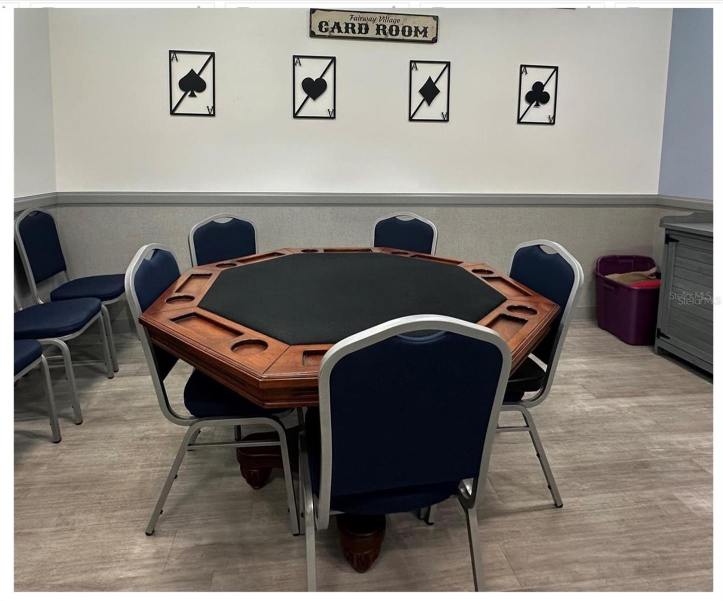 Listing photo id 11 for 1100 Belcher Road S 152