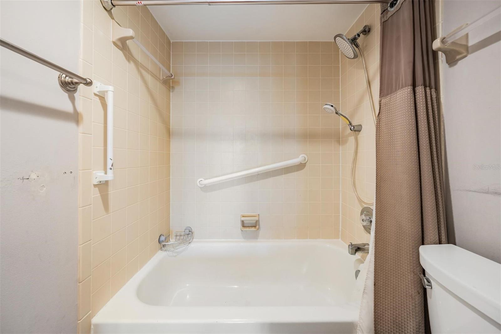 Image 19 of 34 For 3211 Swann Avenue 907