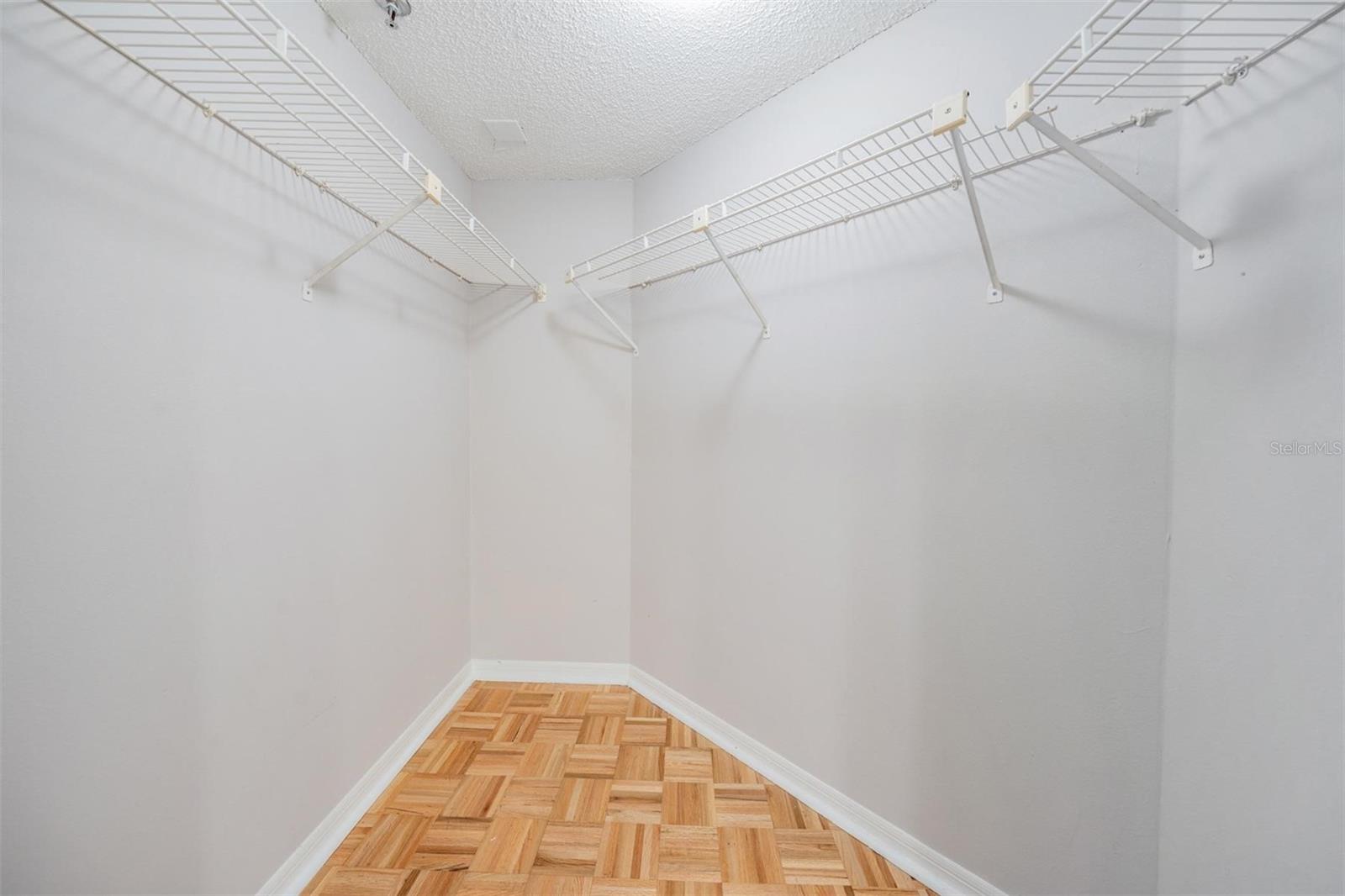 Image 20 of 34 For 3211 Swann Avenue 907