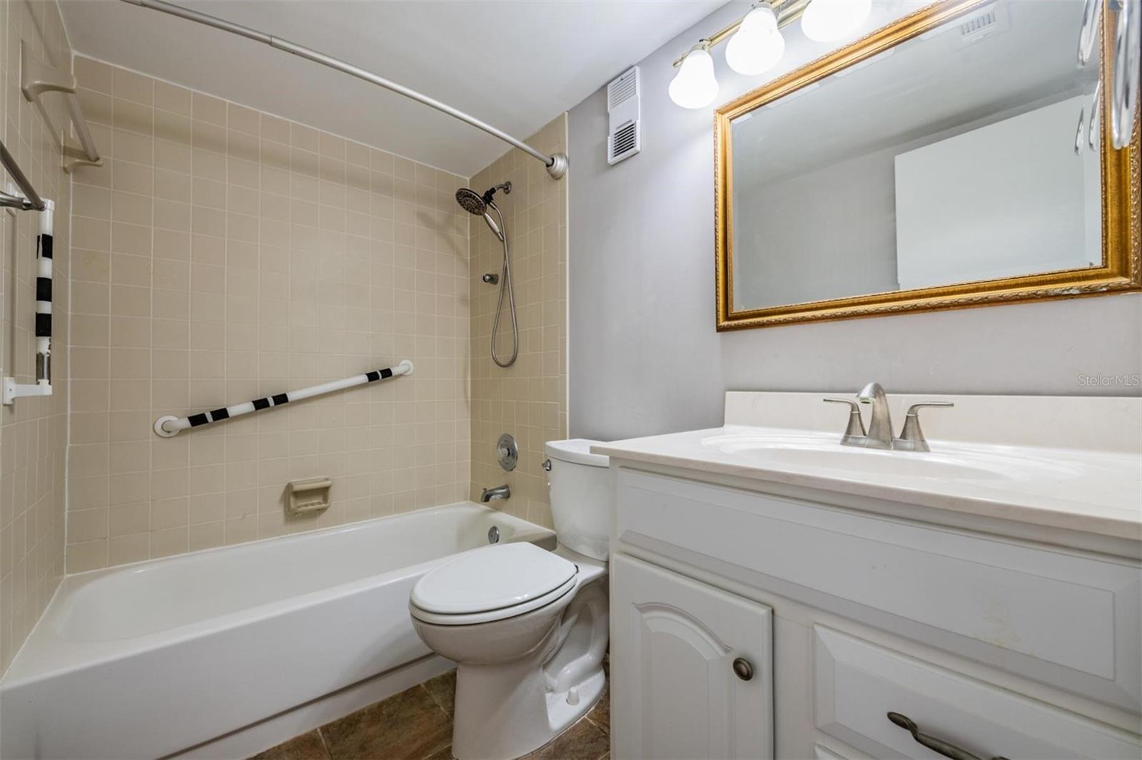 Image 21 of 34 For 3211 Swann Avenue 907