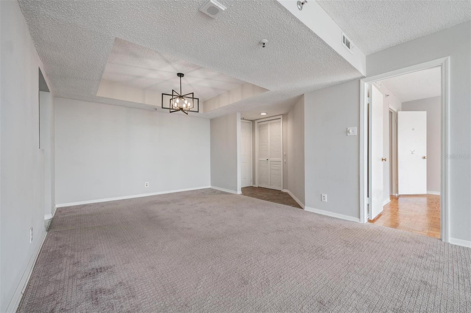 Image 23 of 34 For 3211 Swann Avenue 907